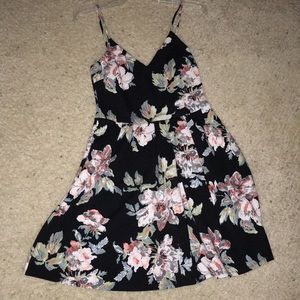 Floral spaghetti strap dress 👗